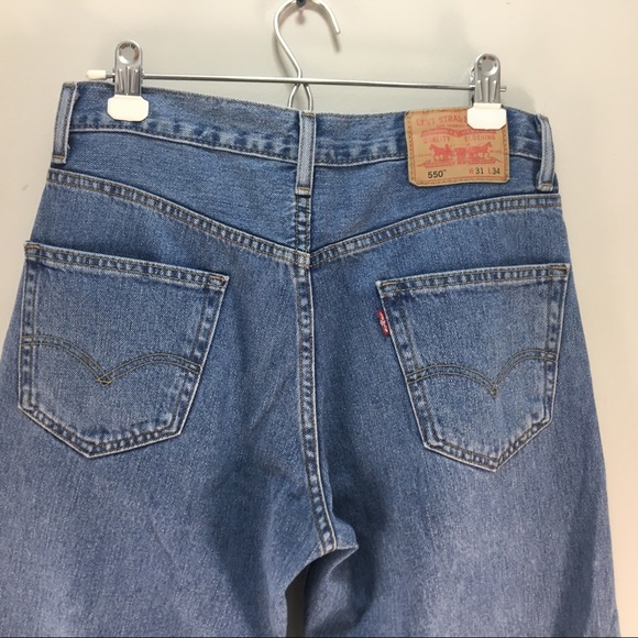 Levi’s 550 Light-Med wash 31”x 34” Zip - Picture 3 of 8